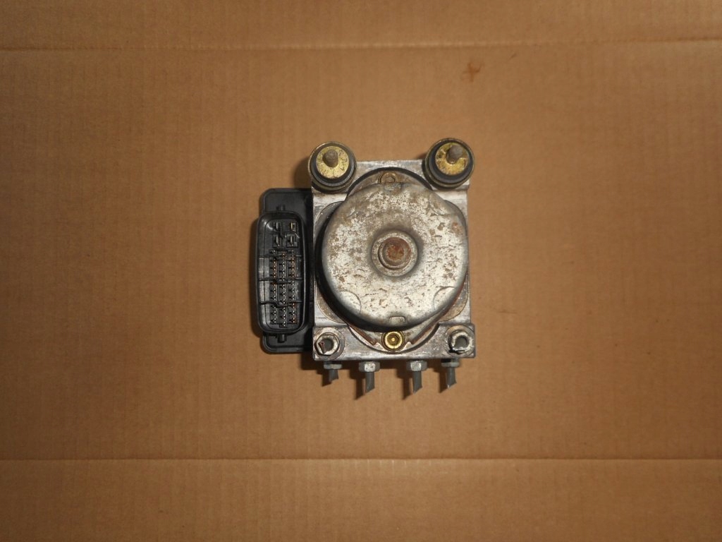 фото №1, Насос abs 89541-52230 yaris verso 1.4 d4d