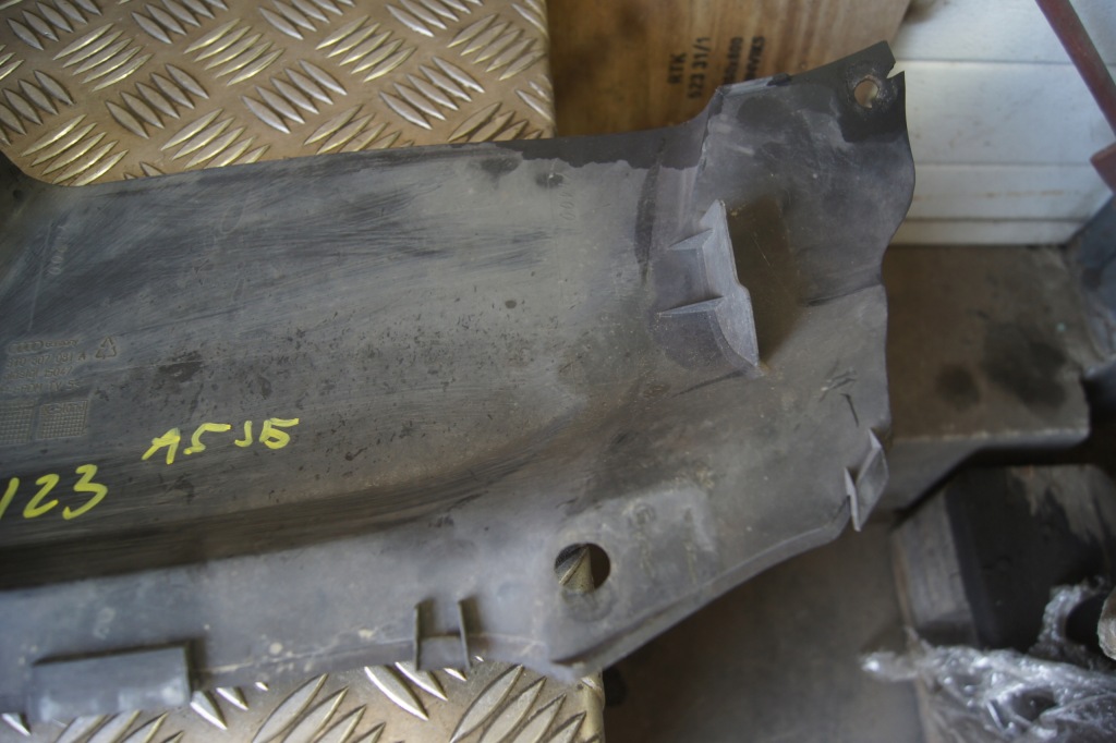 фото №12, Audi оригинальный номер 8t0807081a