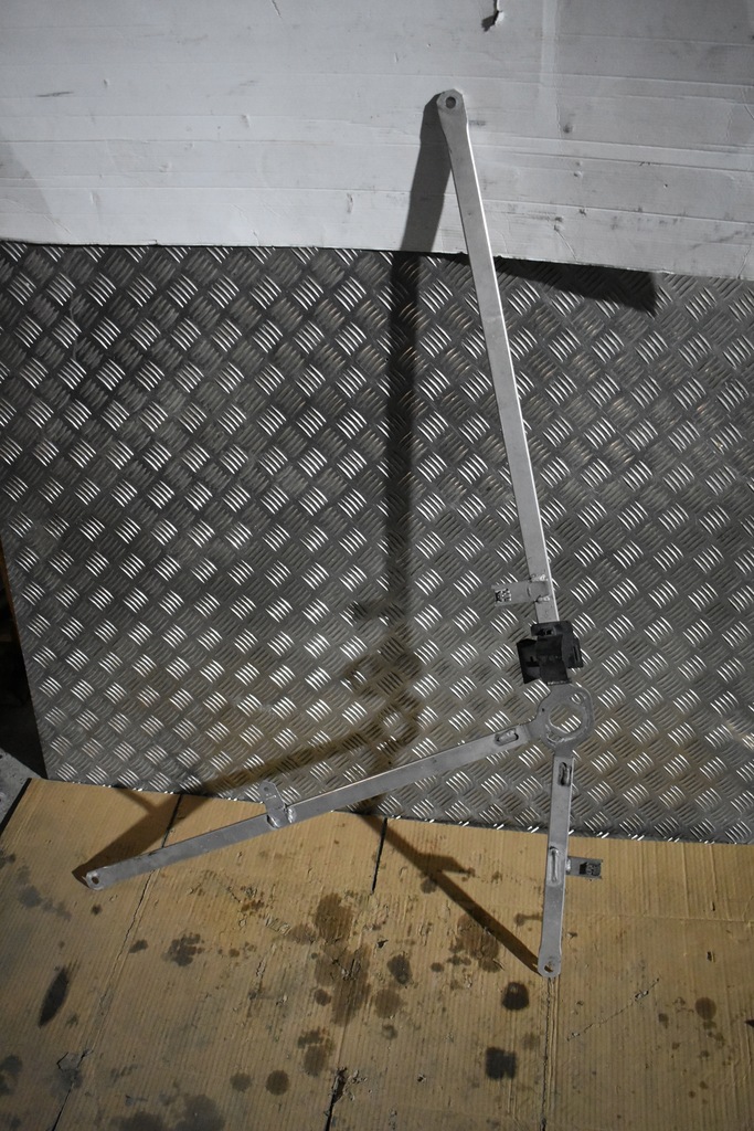 фото №1, Idealna розпірка ліва porsche panamera 971 1