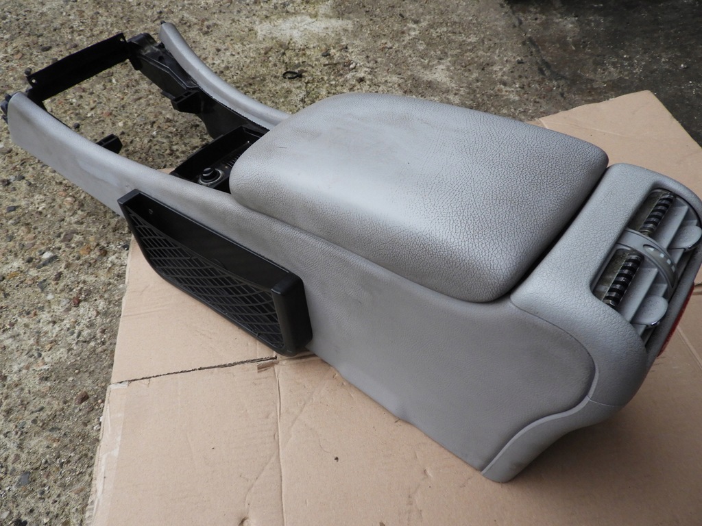 фото №8, Подлокотник бардачок mercedes w203 c klasa szary =