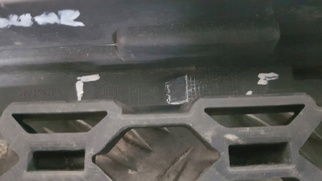 Jaguar f-pace x761 16-20 r dynamic sport решётка средняя бампера перед с Разборки