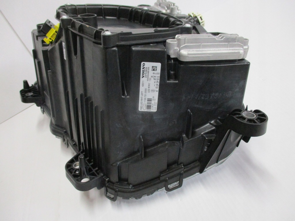 фото №13, Лампы лампа volvo led fh 23752806 23752809