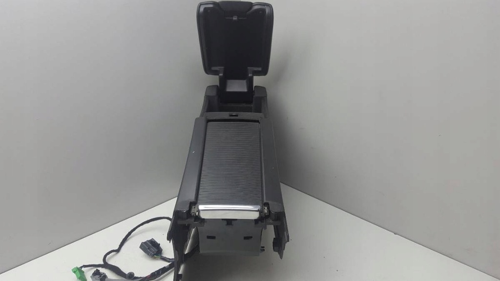 фото №8, Подлокотник туннель volvo xc60 i 2011 europa