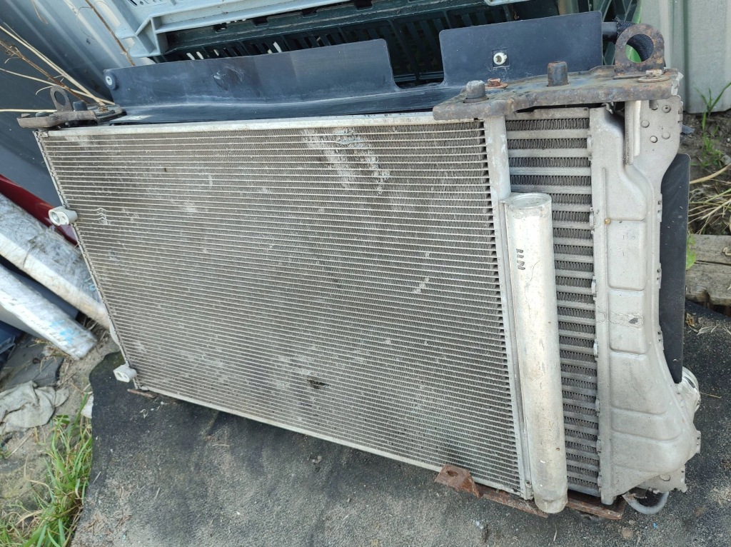 Купити Комплект радіатор води кондиціонер інтеркулер вентилятори toyota avensis t27 2.2