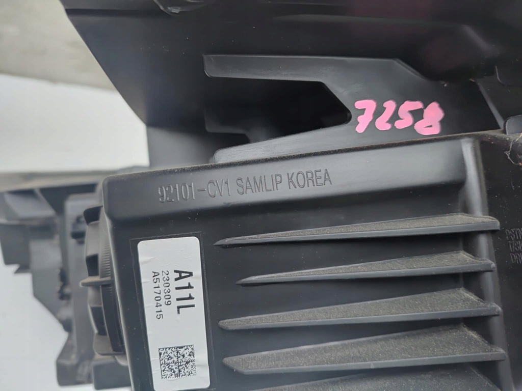 фото №14, Kia ev6 лампа левая правая перед передняя full led 7258