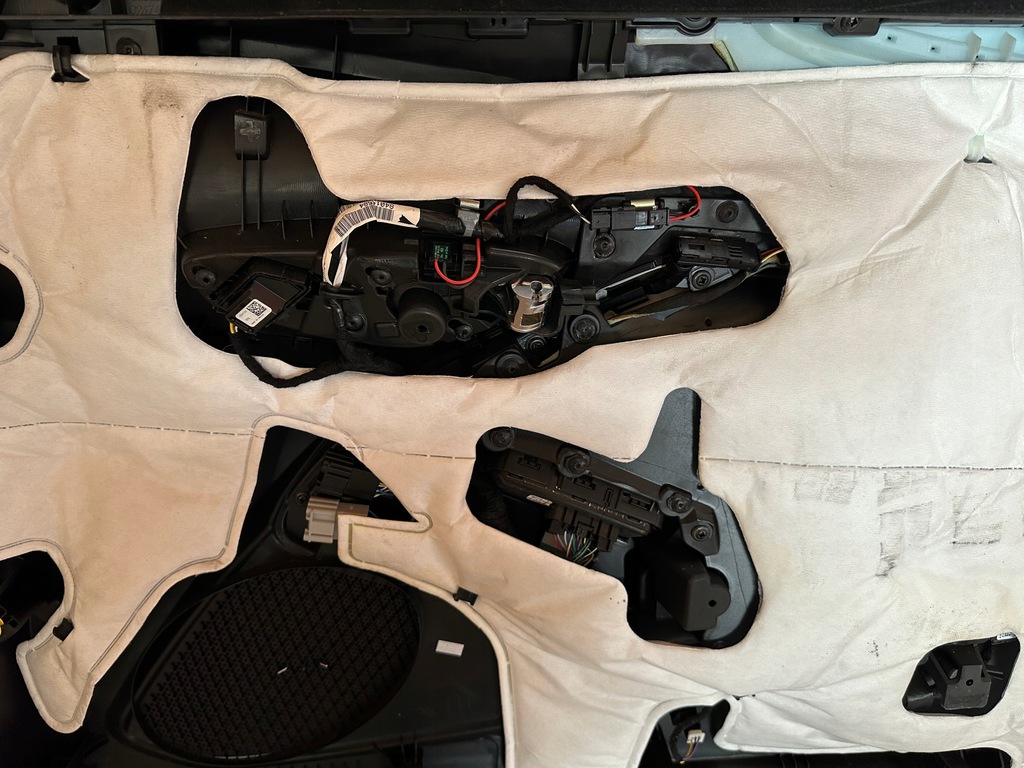 фото №8, Chevrolet camaro zl1 15-22 обшивка двері водія лівий оббивка