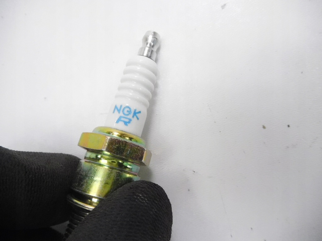 фото №5, Свічка запалювання mitsubishi pajero i l300 оригінальний номер ms851235