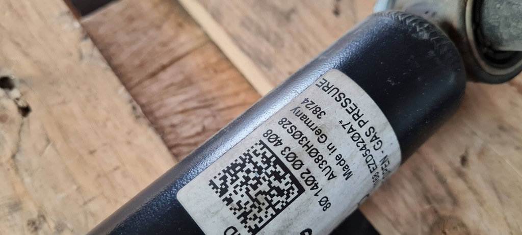 фото №13, S3 8y a3 lift амортизатор левый правый задняя 2.0 tfsi 25r 5wa512011hd