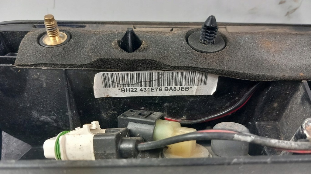 фото №6, Land rover discovery iv микровыключатель накладка крышки задняя