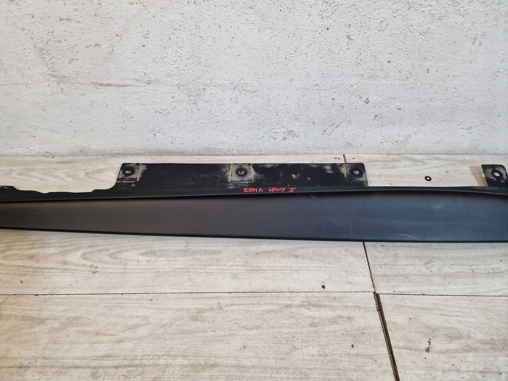 фото №3, Ferrari roma молдинг поріг ліва