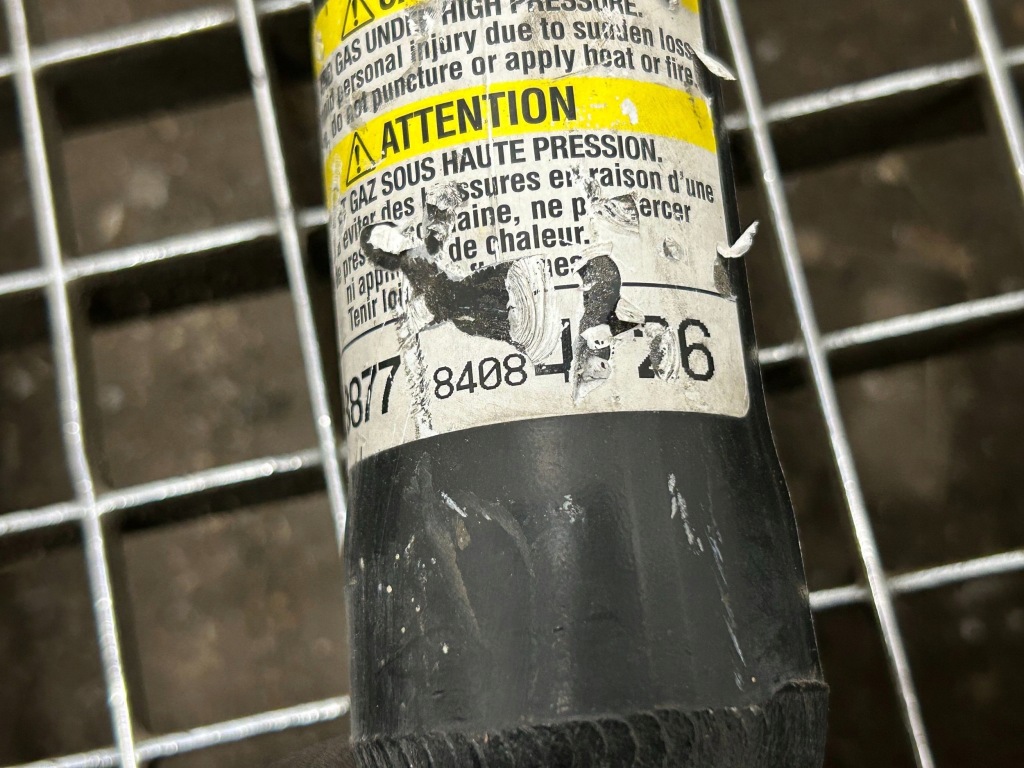 Chevrolet camaro амортизатор задній права сторона 84084726 2018 Зі Шроту