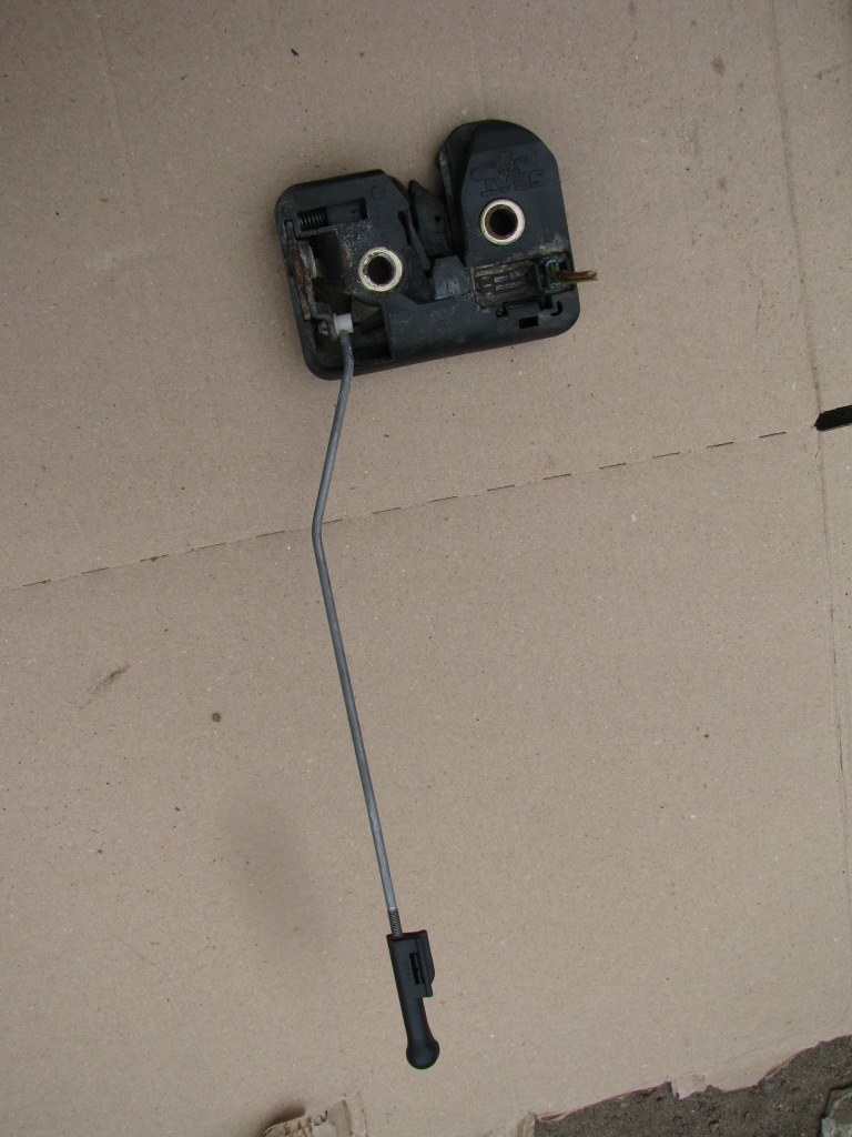 фото №1, Seat ibiza ii замок крышки задняя 6k6827505a