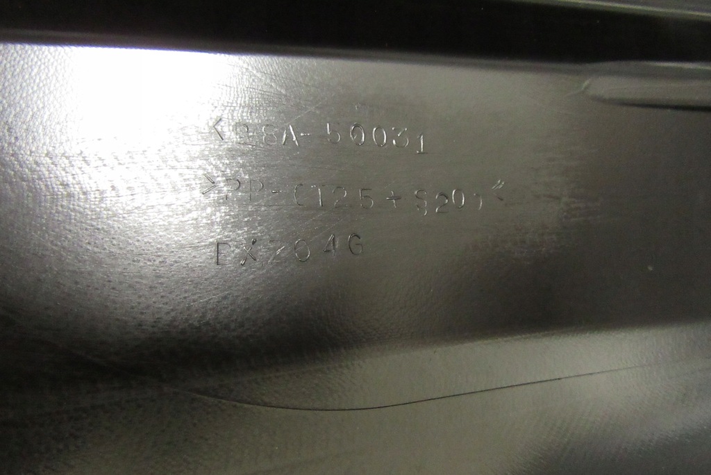 фото №13, Mazda оригинальный номер kb8a-50031 бампер