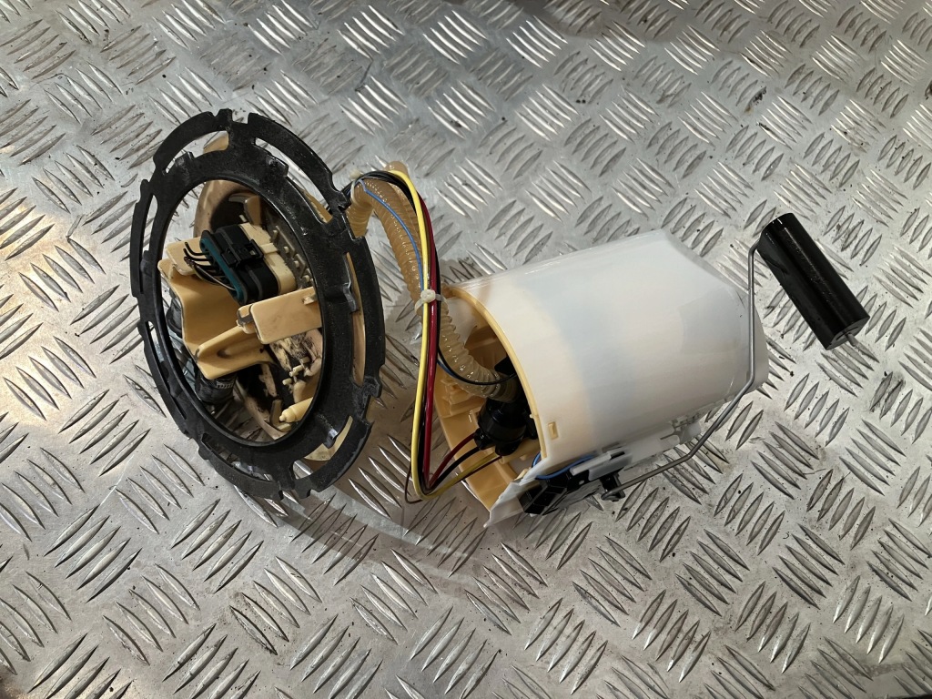 Купить Насос топлива поплавок mercedes a klasa w177 hb 1.5 cdi