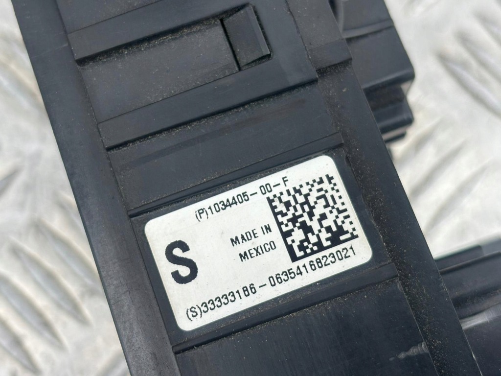 фото №4, Tesla model s lift коробка предохранителей 1034405