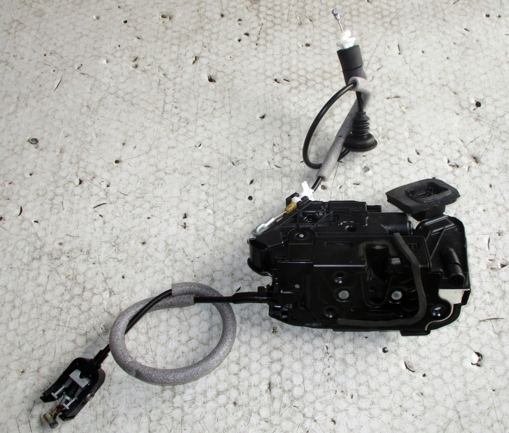 фото №2, Skoda rapid замок дверь левый правый задний передний