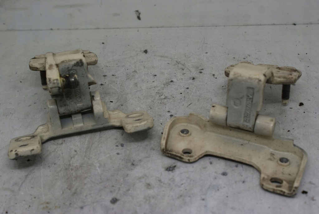 фото №1, Mercedes w212 петля крышки правый задняя a2127400237