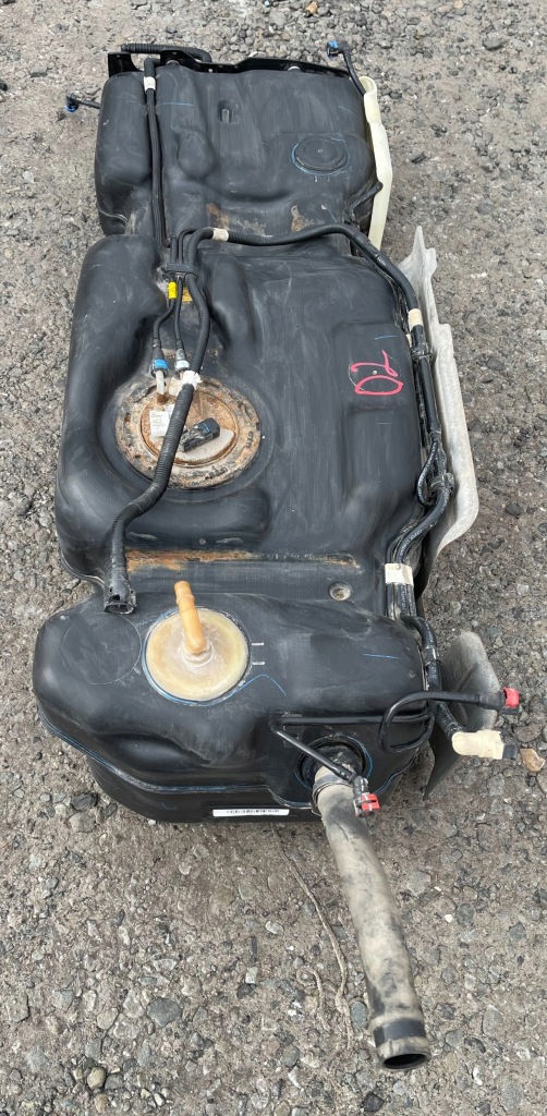 O2 cadillac escalade iv 2014 - 6.2 bak бак топлива насос 15823276 13513 Цена