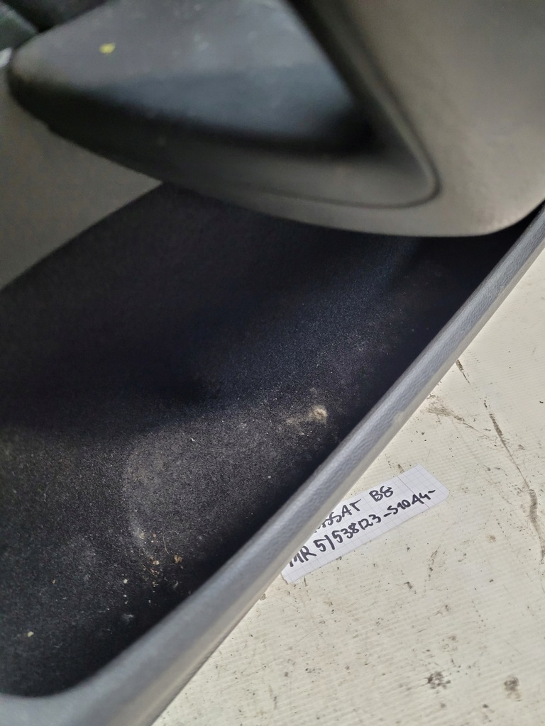 фото №10, Обшивка обивка ручка дверь правый перед vw passat b8 kombi 15r.