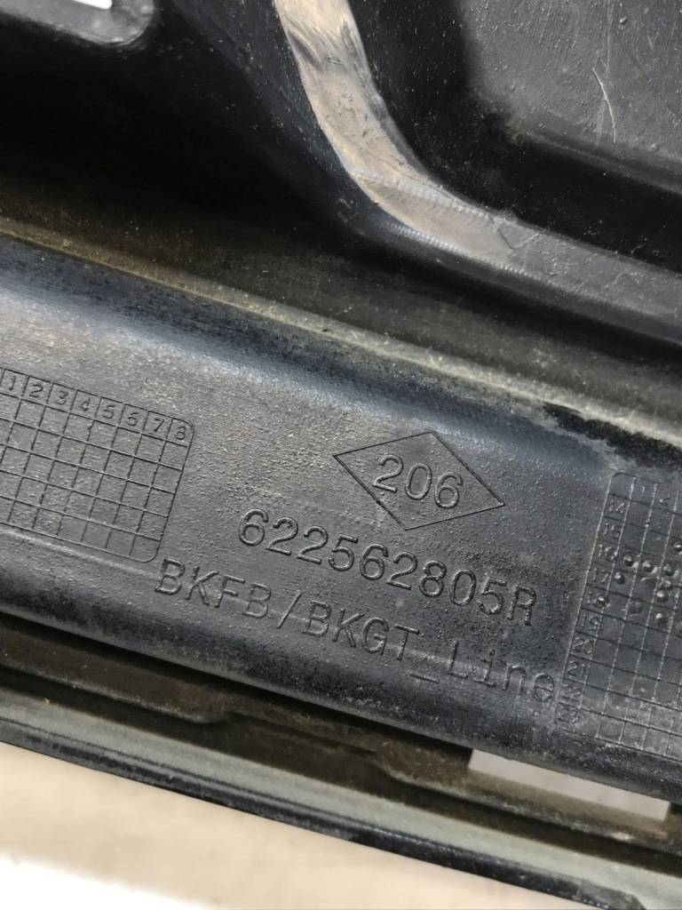 Renault megane 4 iv 16- решітка радіатора решітка середня решітка радіатора 622562805r Оригінал
