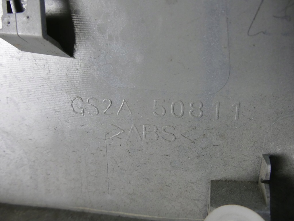 фото №13, Mazda 6 gh lift kombi накладка крышки багажника 40b