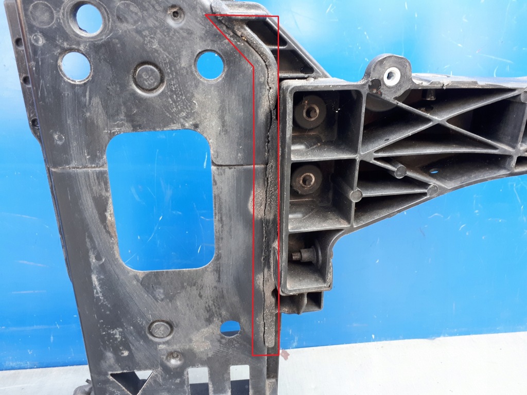 фото №13, Hyundai i40 бензин 11-17 pas передний усилитель