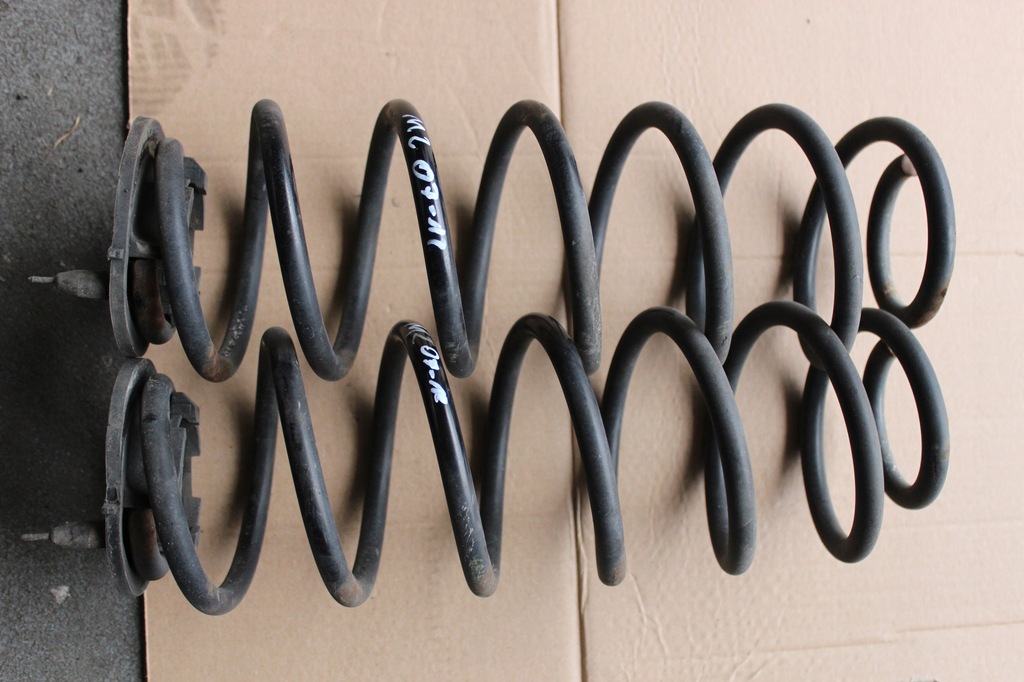 фото №1, Mazda 2 07-14 пружины задняя подвеска балка комплект