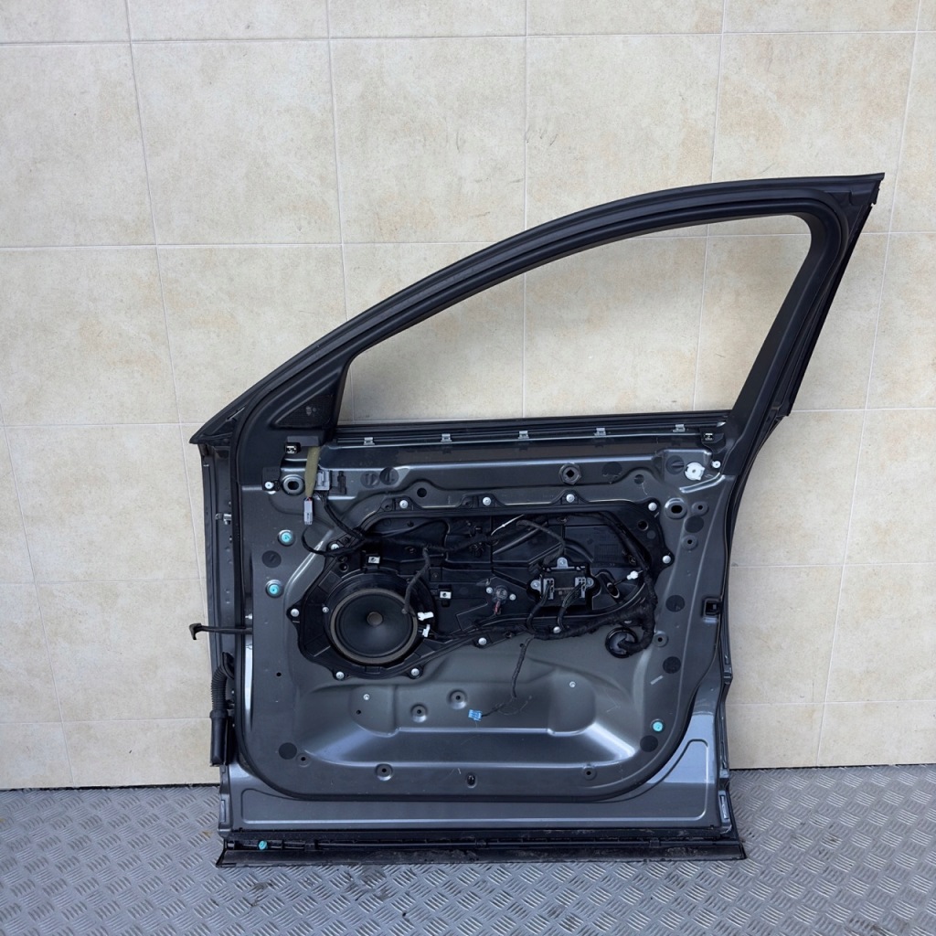 Дверь передние правое jaguar e-pace 2017 rok Оригинал