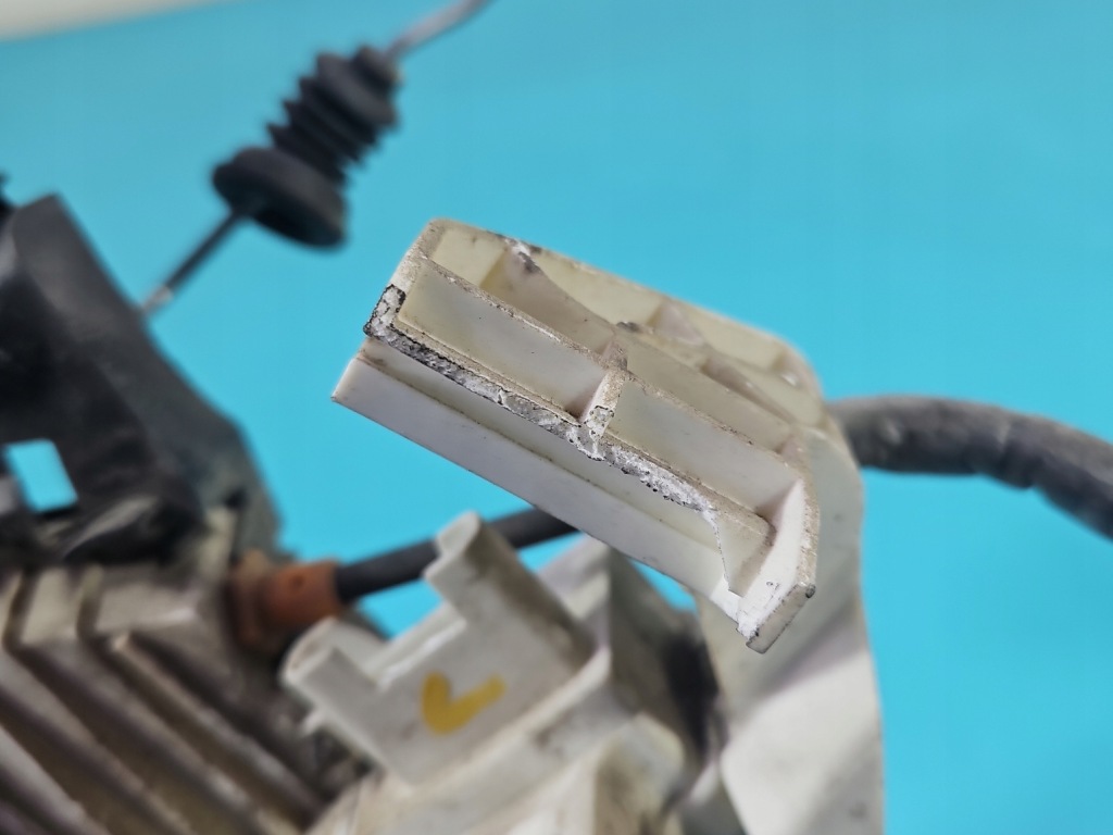 Купить Замок задний  левый 1697302135 mercedes w169