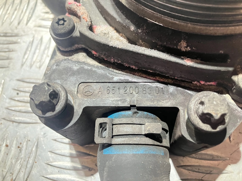 Насос води mercedes e klasa w212 2.2 cdi 651924 в Україні