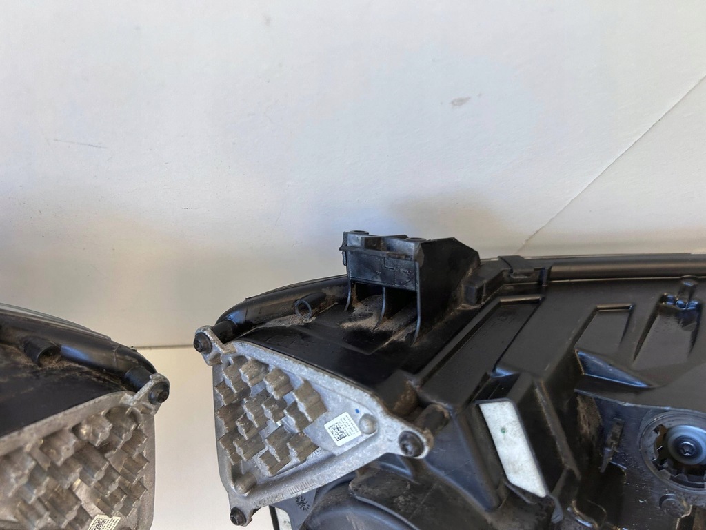 фото №8, Dacia duster ii лампа левый правый перед 260101133r