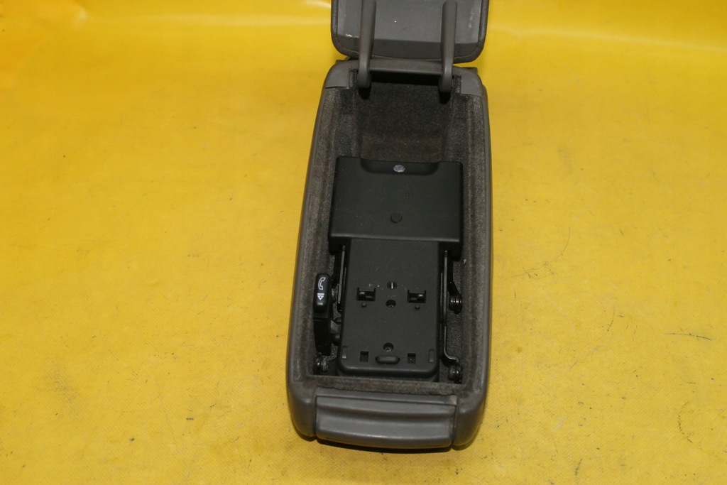 фото №7, Подлокотник a6 c5 fl 4e0864245 кожа