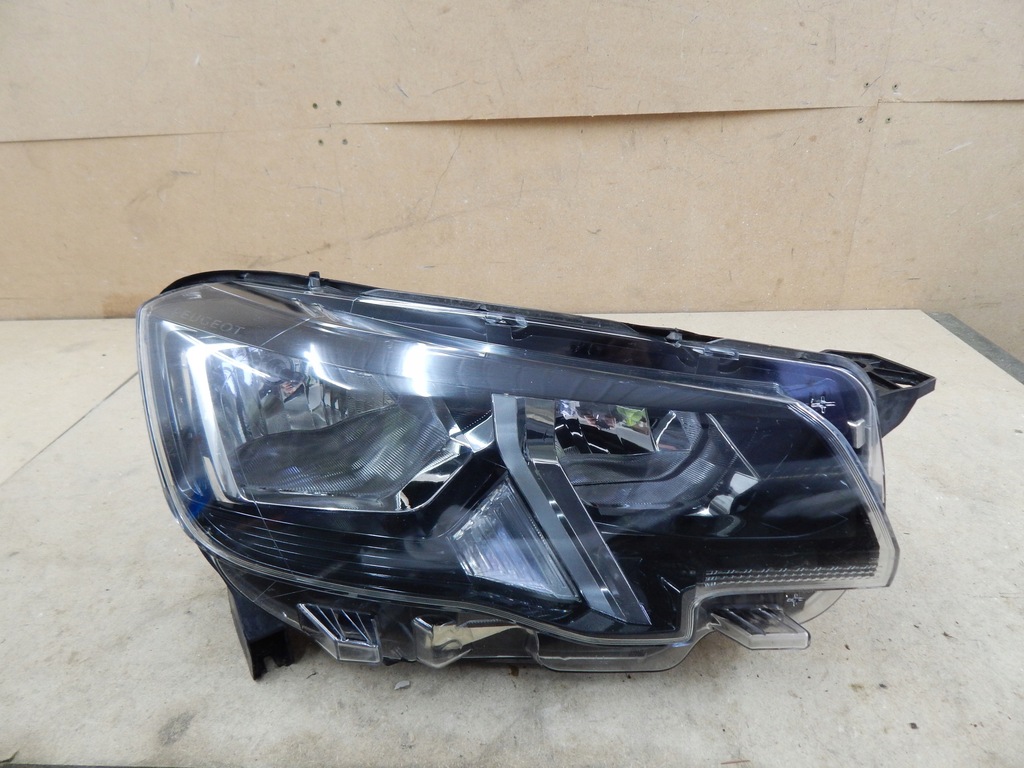 фото №1, Лампа правий перед права передня peugeot partner iv rifter 9816826880 org.