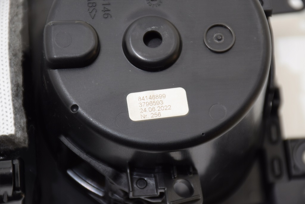 фото №12, Bmw 7 i7 g70 подставка na кружка кронштейн na напитки туннель среднего бардачок