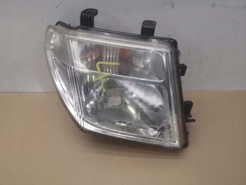 фото №1, Лампа правая перед nissan navara d40 pathfinder r51 lata 05-10