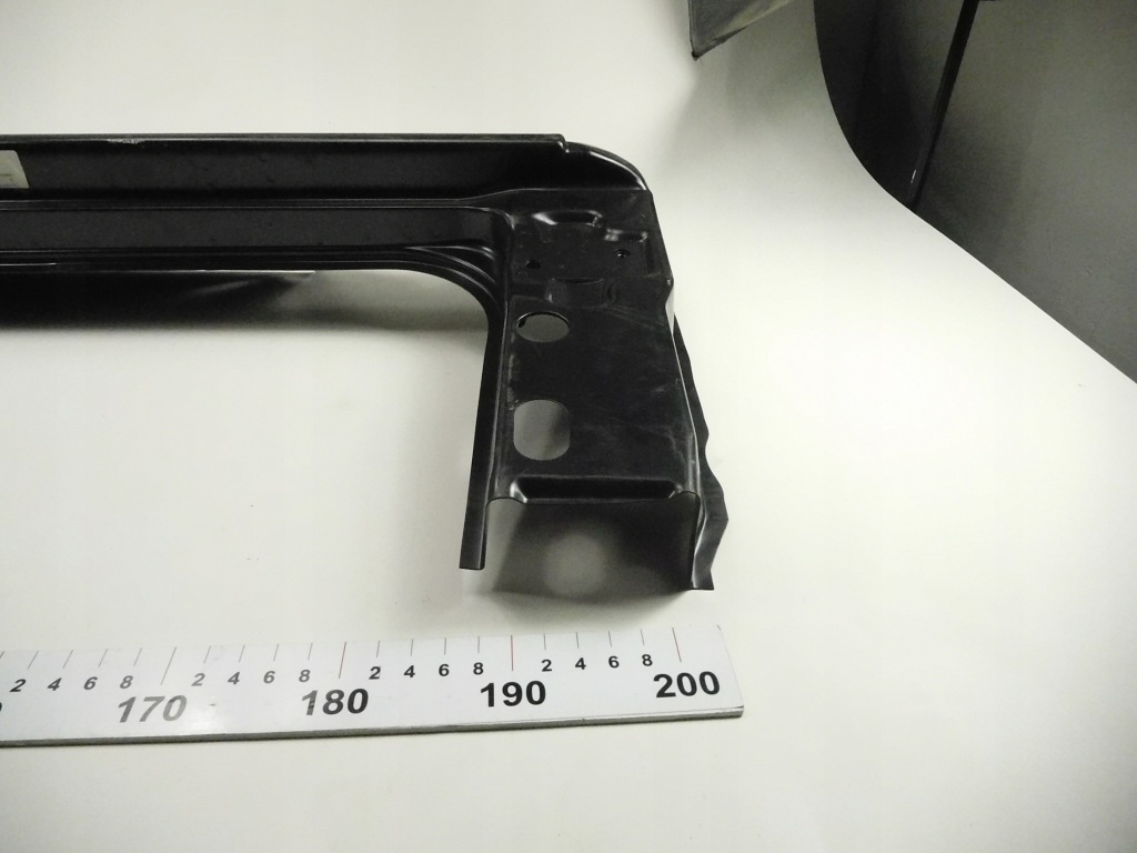 Порог сторона левая audi a4 8d5809847 Цена