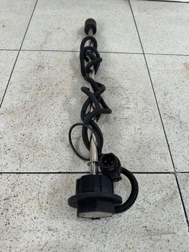 Купити Маслоприймач датчик нагрівач adblue mercedes actros mp 2 mp 3 axor a0145428717