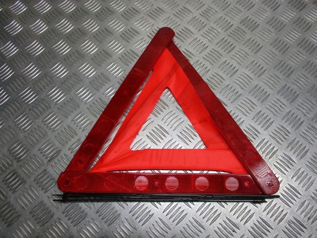 Купить Треугольник предупредительный alfa romeo 156 1.8