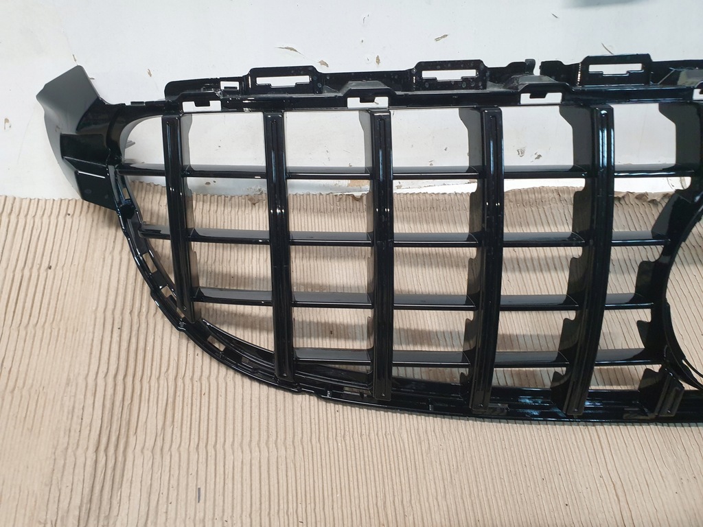фото №2, Решётка радиатора решётка радиатора бампера mercedes w205 gt amg