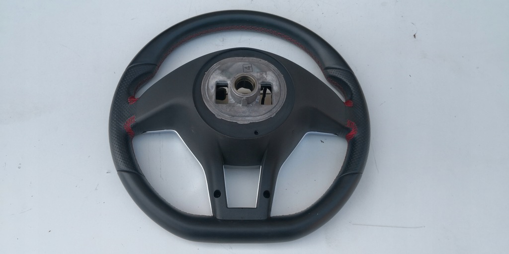 фото №4, Mercedes w176 amg воздуховод czerwona nić