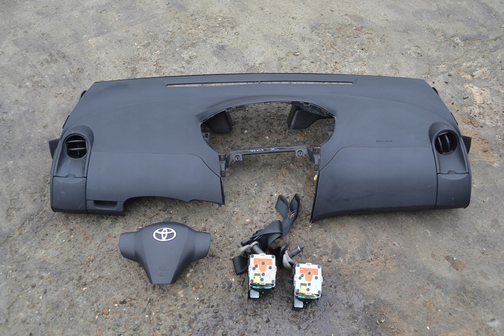 фото №1, Toyota yaris ii панель приладів консоль подушки безпеки ремені