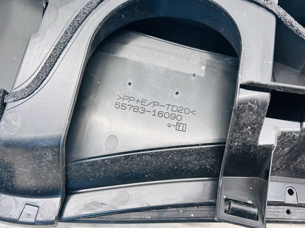 Corolla cross жабо пластиковий передні 55781-16190 55708-16170 Ціна