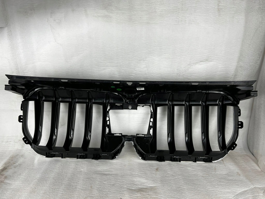 Решётка радиатора решётка радиатора бампера bmw x1 u11 u12 9880301 185178 серебристый в Украине