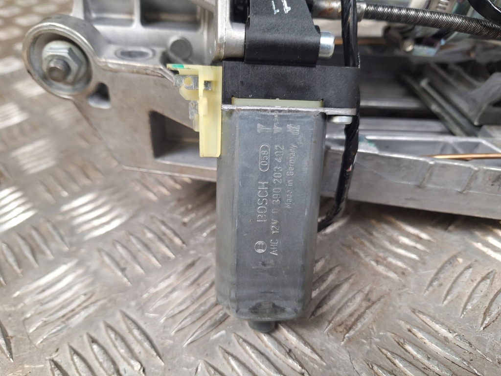 Wał колонки рулевого tesla model s a2044601416 Киев