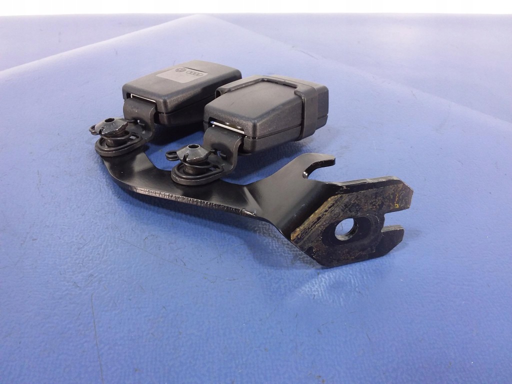 фото №3, Audi a8 d4 4h кліпса поперечина задня 4h0857740