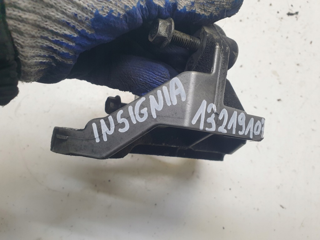 Опора полуось opel insignia 13219107 в Украине