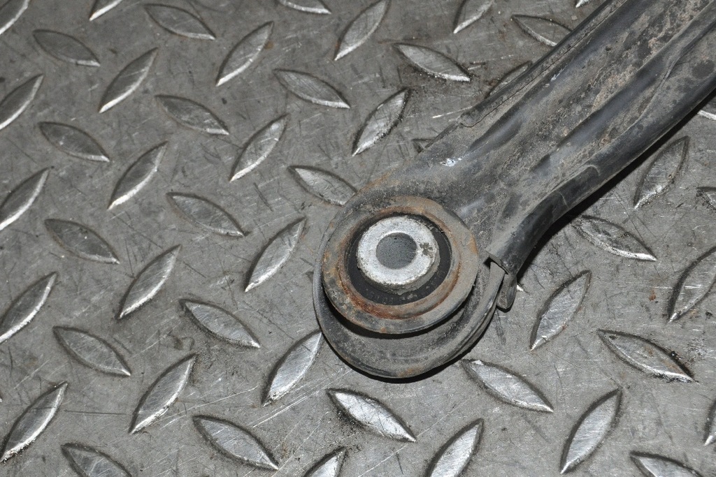 фото №3, Mercedes r172 slc250d 2017 rhd задний правый рычаг