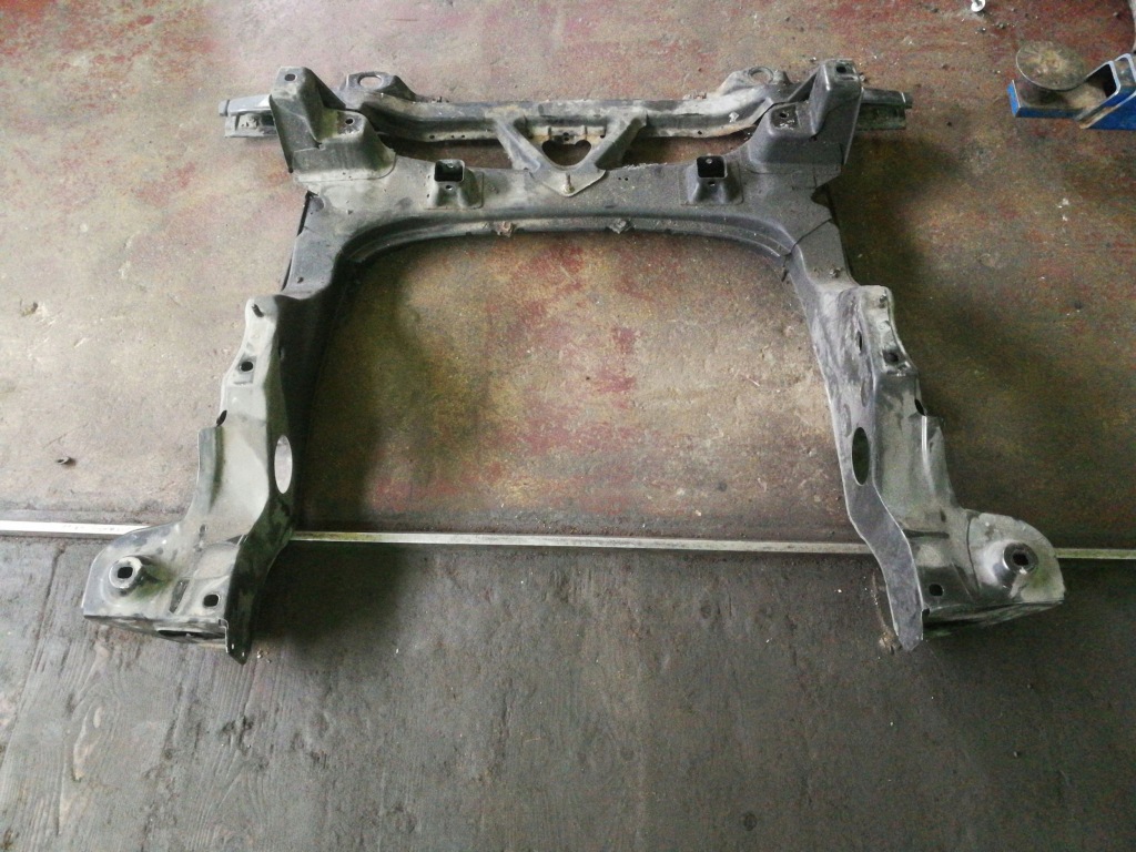 Купить Подрамник передние mercedes-benz b w245