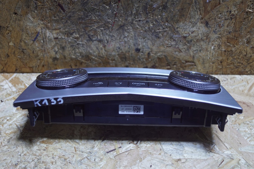 фото №8, Панель кондиціонера mercedes w204 2049002103