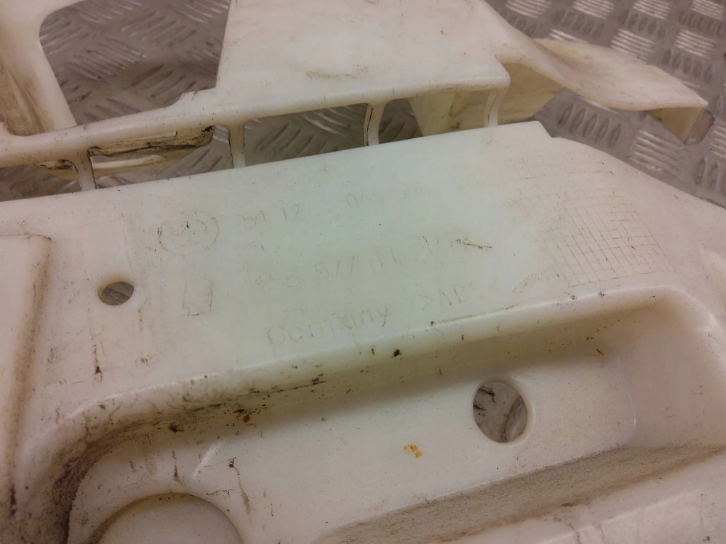 фото №11, Bmw 1 e82 e88 2010 задняя сторона правая кронштейн / кронштейн бампера заднего